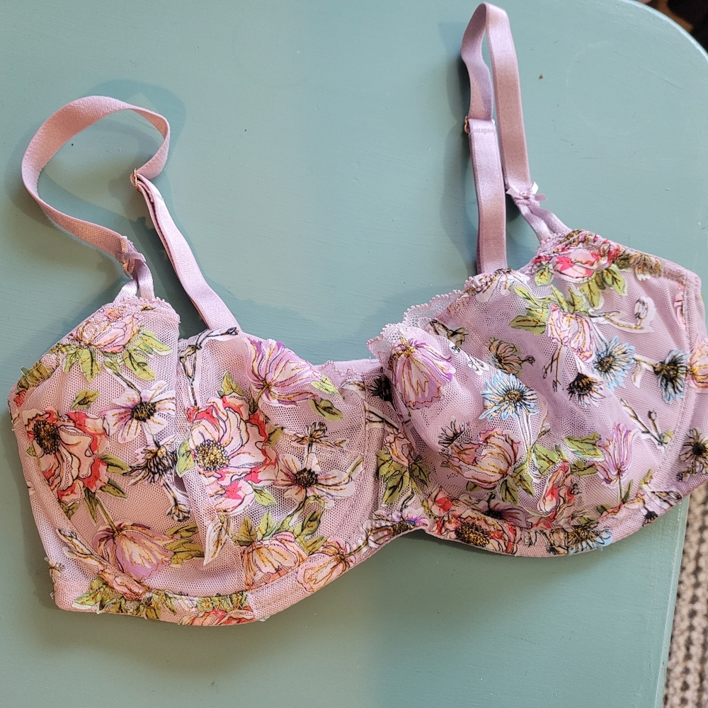 Wicked Unlined Uplift/Pushup bra 34DD